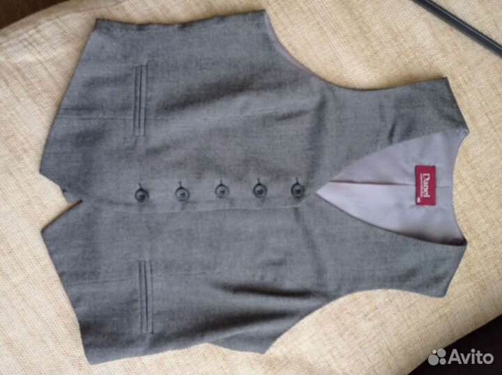 Костюм юбка и жилет 46 разм