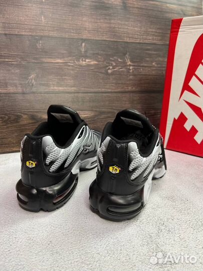 Кроссовки мужские Nike Air Max Tn Plus