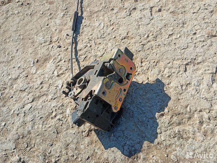 Замок двери ford focus 1 правый задний