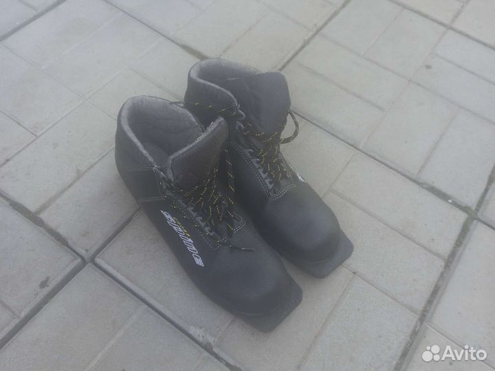Лыжные ботинки 45 р
