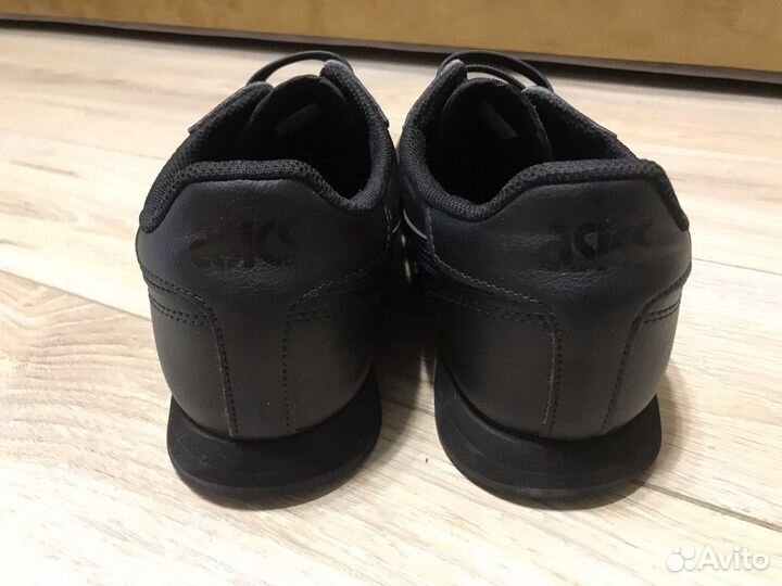 Кроссовки Asics