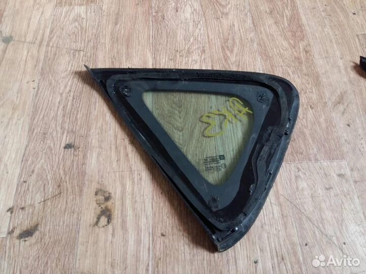 Стекло кузовное правое Opel Astra J 2010-2017
