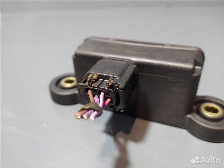 Датчик ускорения Mercedes Glk-Class X204