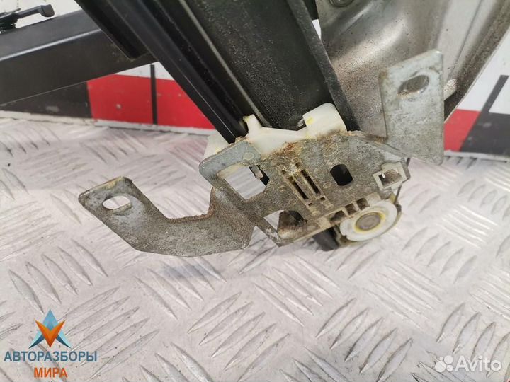 Стеклоподъемник электрический задний правый Audi