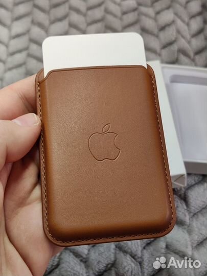iPhone Leather Wallet MagSafe