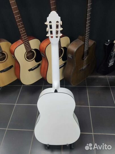 Классическая гитара 4/4 Белая Новая