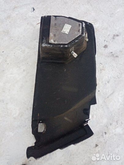 Обшивка багажника задняя правая Volkswagen Passat