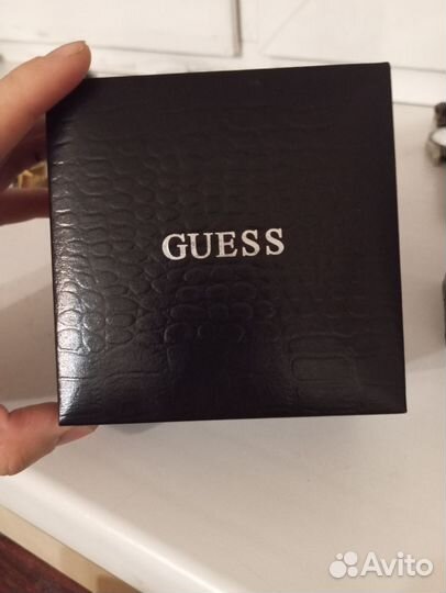 Наручные часы guess