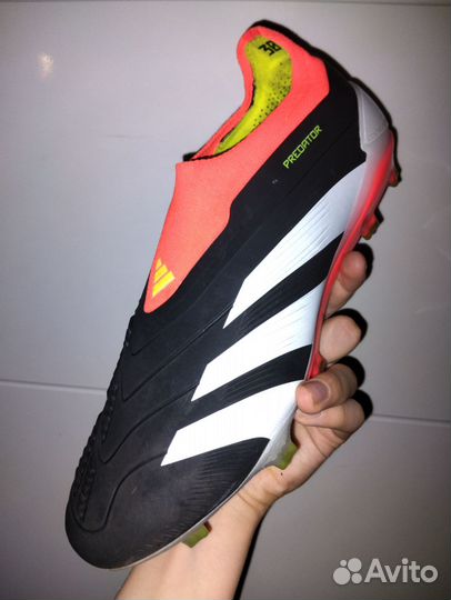 Футбольные бутсы adidas predator 30