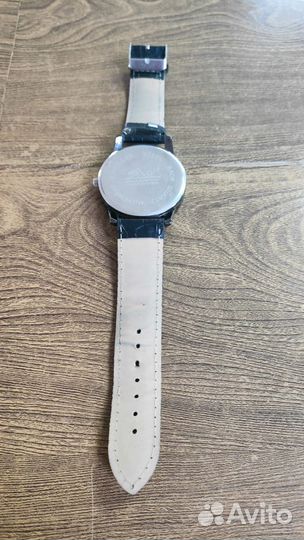 Часы наручные SK