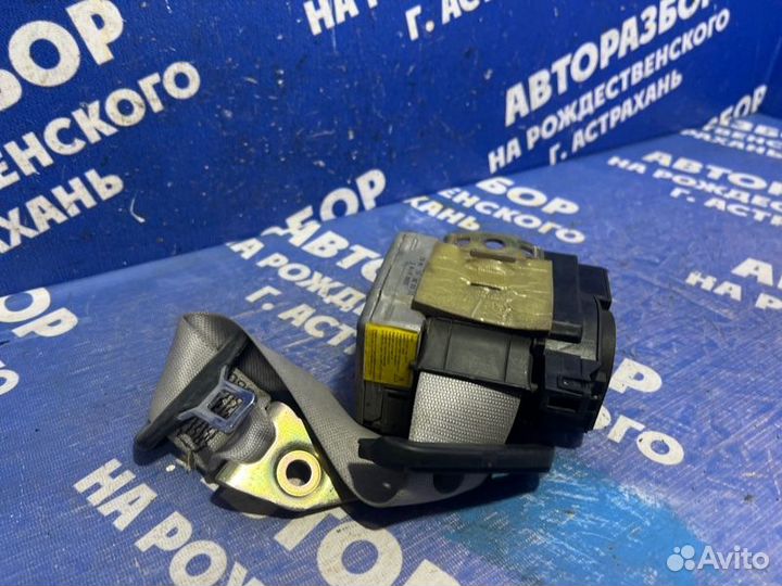 Передний правый ремень безопасности Mercedes-Benz