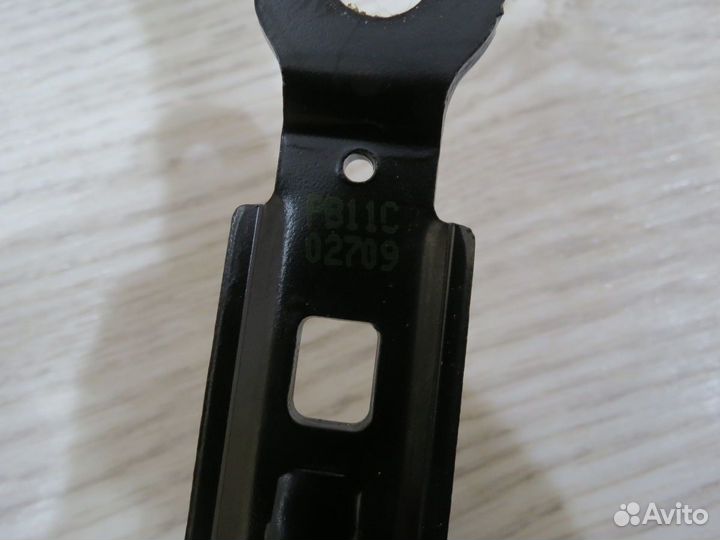 Механизм регулировки ремня Hyundai Solaris 2