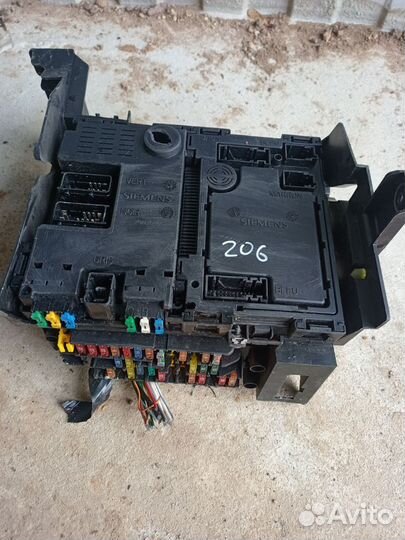 BSI Блок предохранителей Peugeot 206