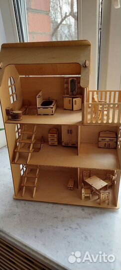 Дом для кукол деревянный с мебелью