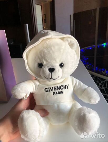 Плюшевый медведь