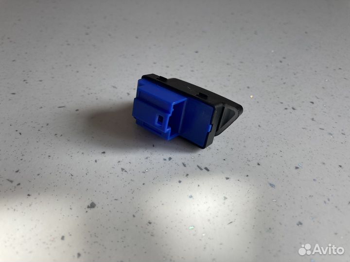 Кнопка центрального замка vw 1KO962125B