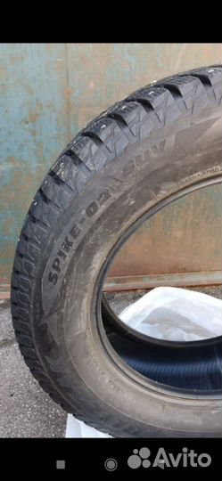 Bridgestone Blizzak Spike-02 225/65 R17 и 65 R17 106T