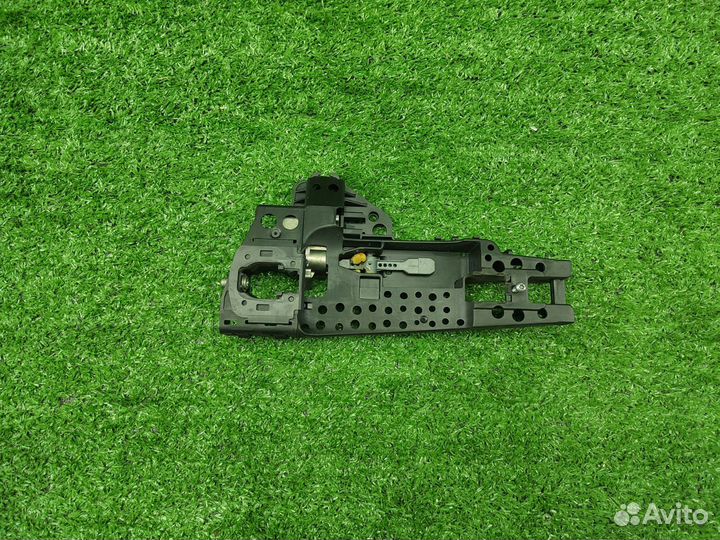 Кронштейн ручки двери левый Audi Q5 8R A4 B8 8K