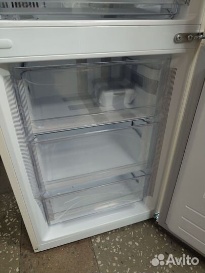 Холодильник новый