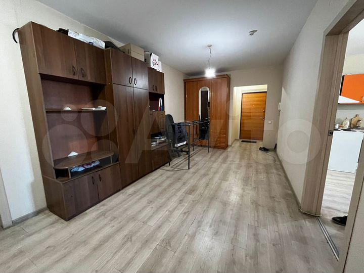 2-к. квартира, 81 м², 3/16 эт.