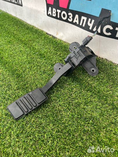 Педаль газа Ford Mustang 6 рест. 2017