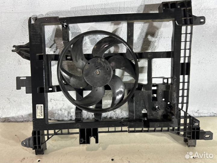 Вентилятор радиатора Renault Duster 8200880554R