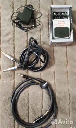 Педаль эффектов, кабели для гитары