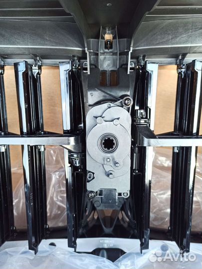 Жалюзи радиатора верхние BMW X7