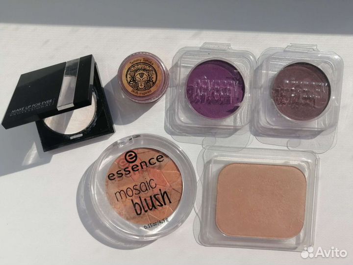 Кисти, тени, румяна, пигменты, хайлайтер