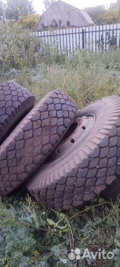 Продать шины бу 12р20