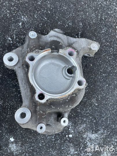 Поворотный кулак передний левый бмв е87 е90 Е84