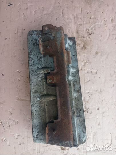 Тепловой экран турбины Volkswagen Passat (B6)