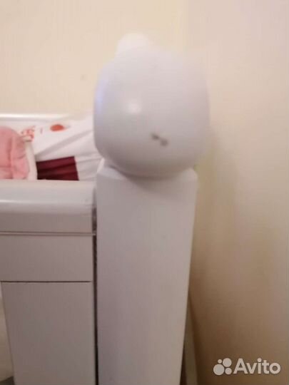 Детская кроватка с маятником и ящиком