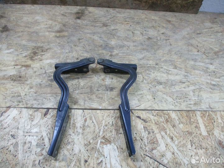 Петля капота Ниссан Патрол Y 61