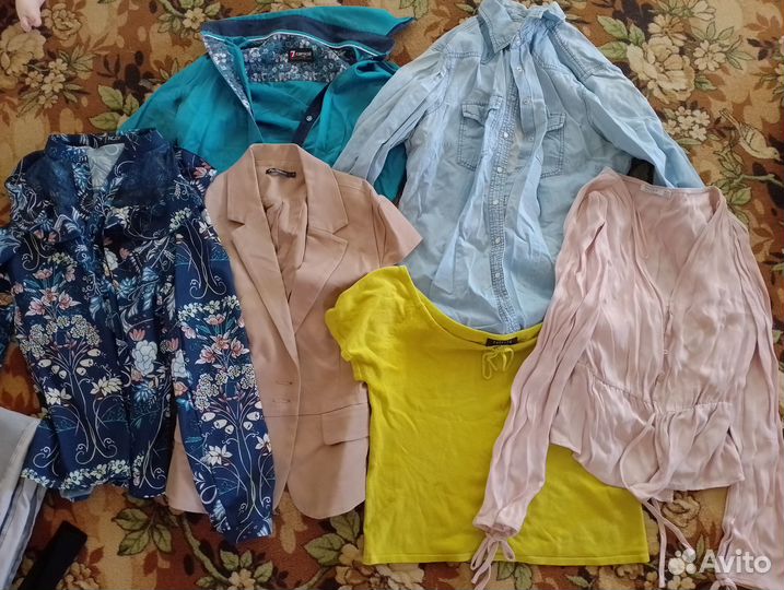 Отдам бесплатно женские вещи пакетом