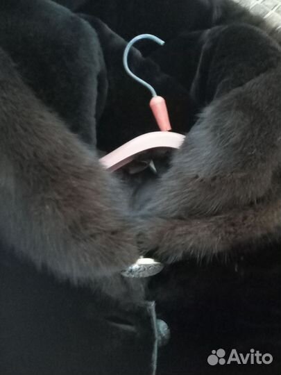 Шуба мутон, капюшон отделка норка