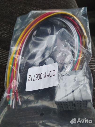 Разъем подключения передней двери