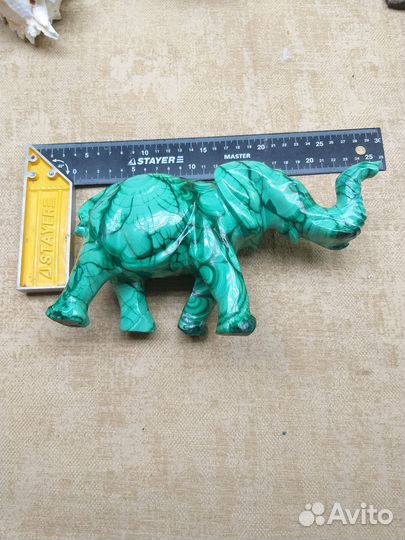 Слон из малахита, вес 2094 г размеры 26 х 14 см