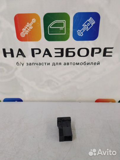 Разъем мультимедиа Toyota Land Cruiser 200 1VD-FTV