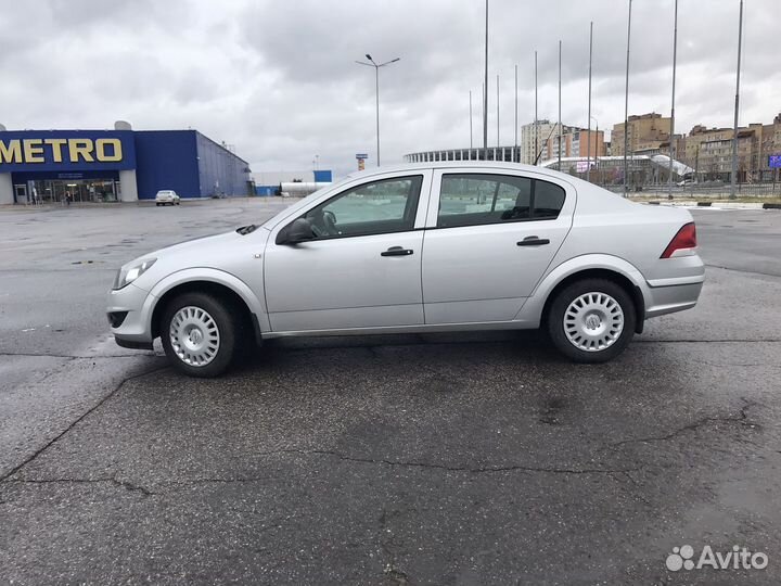 Opel Astra 1.6 МТ, 2013, 92 000 км