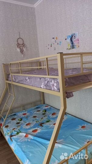 Двухярусная детская кровать металическая