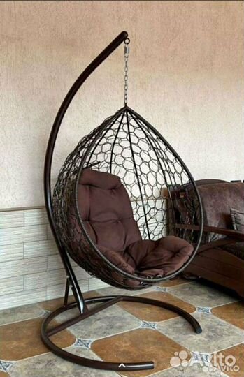 Садовые качели из ротанга