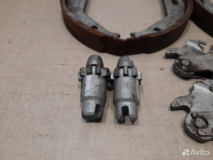 Колодки стояночного тормоза Bmw X1 E84 N46B20BD