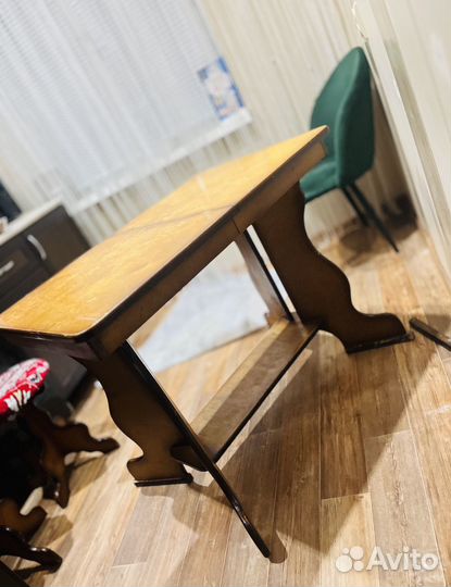 Кухонный стол