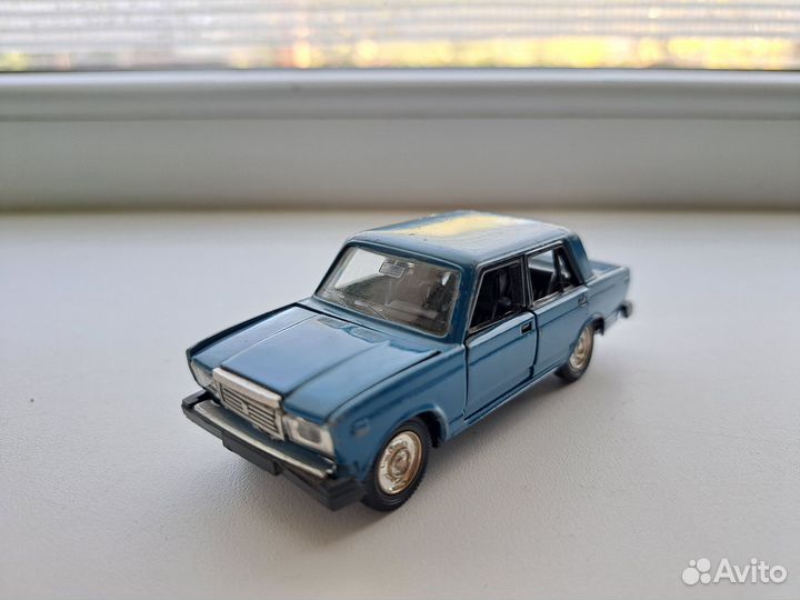 Модель машины ваз 2107 1:43