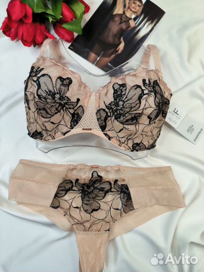 Комплект нижнего белья 70F / xs Chantelle