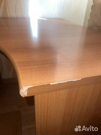 Угловой письменный стол