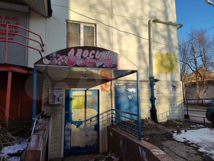 С отдельным входом, 210 м²