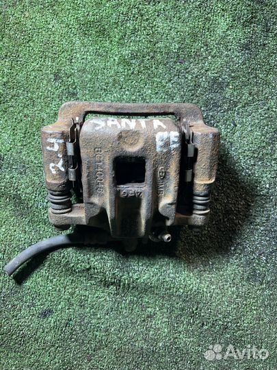 Суппорт задний правый Hyndai Santa Fe 2.4 2004г