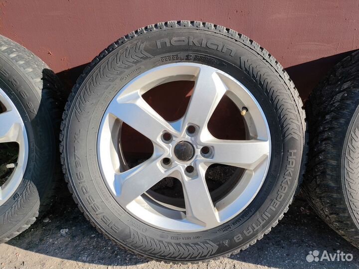 Nokian Hakkapeliitta 8 215/55/r16